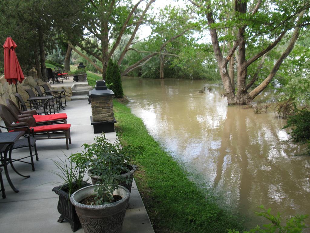河流露台酒店 绿河 外观 照片